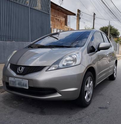 HONDA FIT 1.4 LX 16V FLEX 4P MANUAL HONDA FIT 1.4 LX 16V FLEX 4P MANUAL